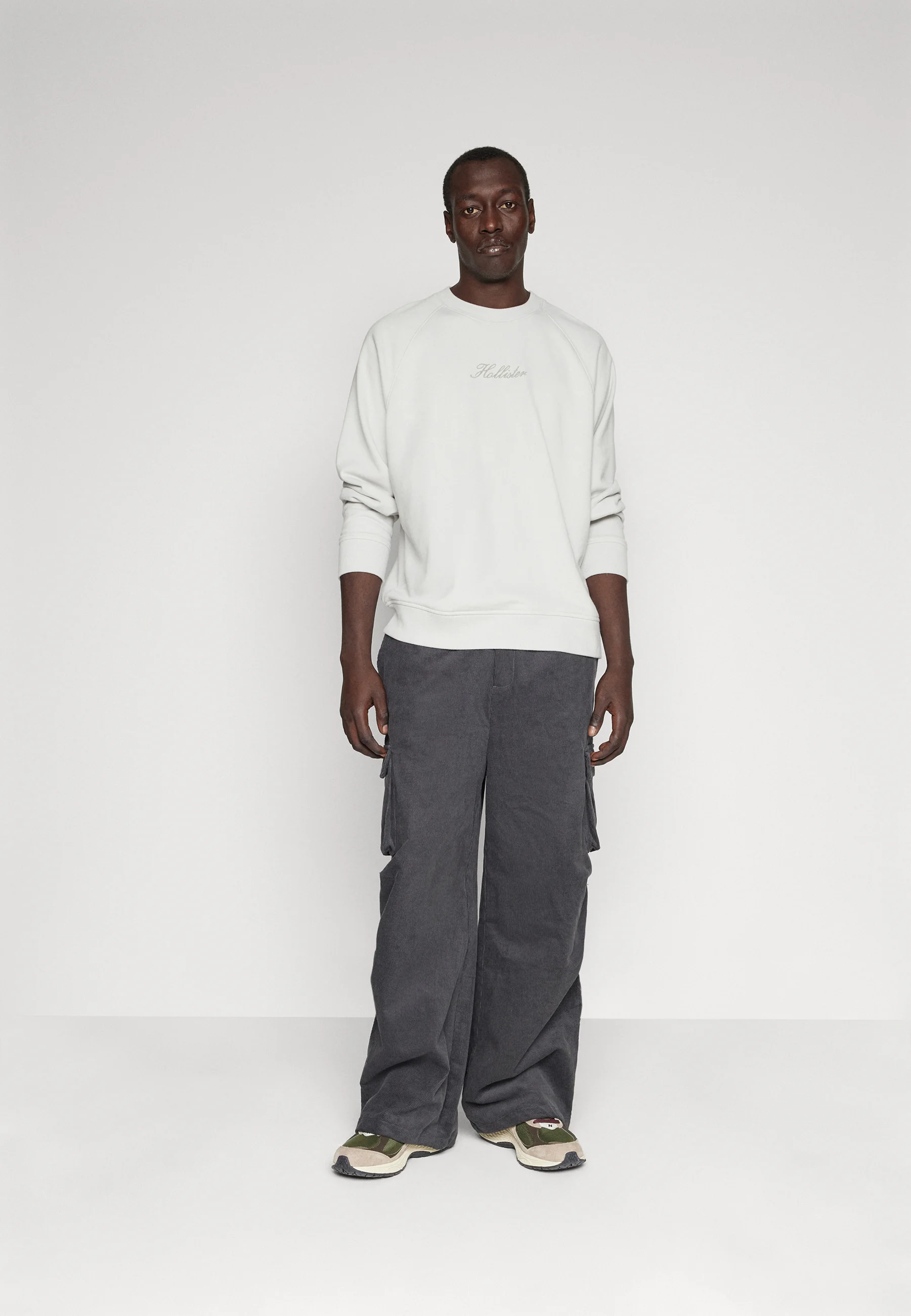 Hollister Co. EXCLUSIVE CREW- Felpa