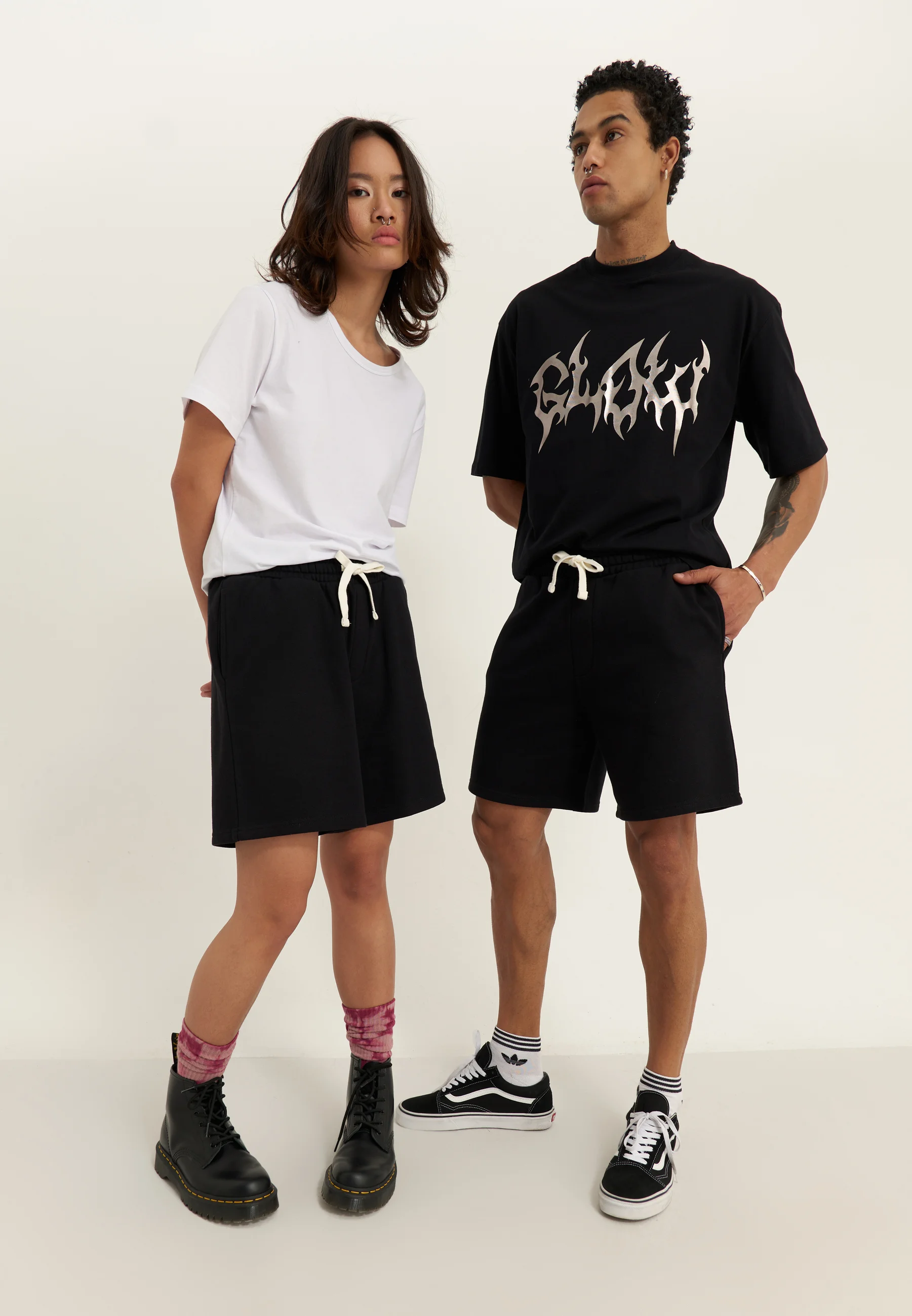 YOURTURN WIDE LEG SHORTS UNISEX - Pantaloni sportivi