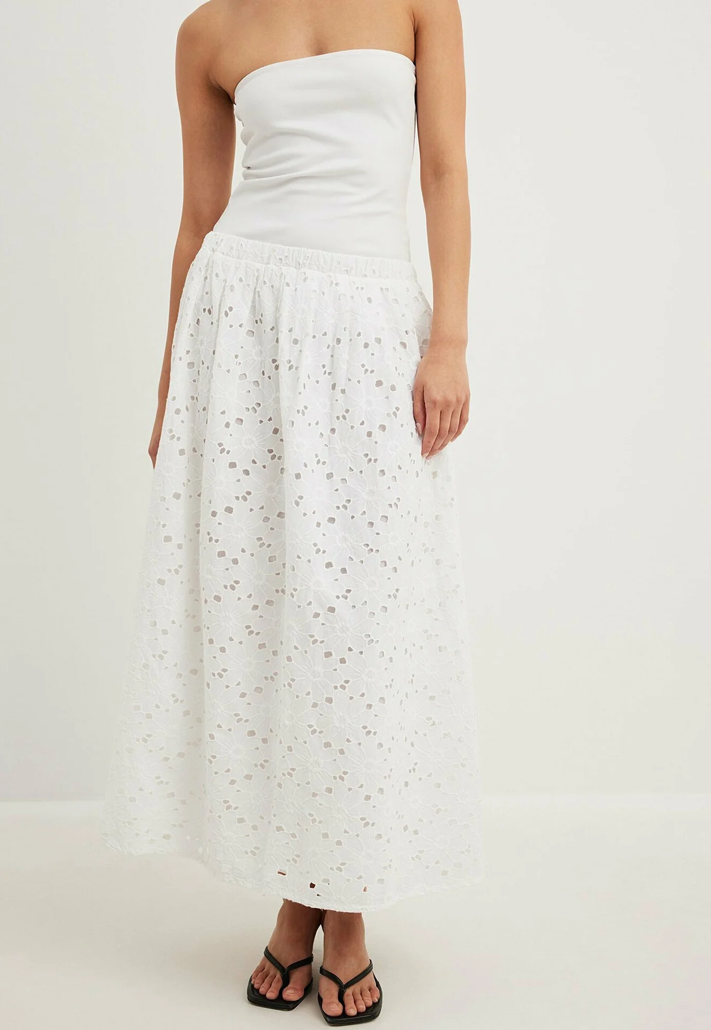 NA-KD AUS BRODERIE ANGLAISE - Gonna lunga