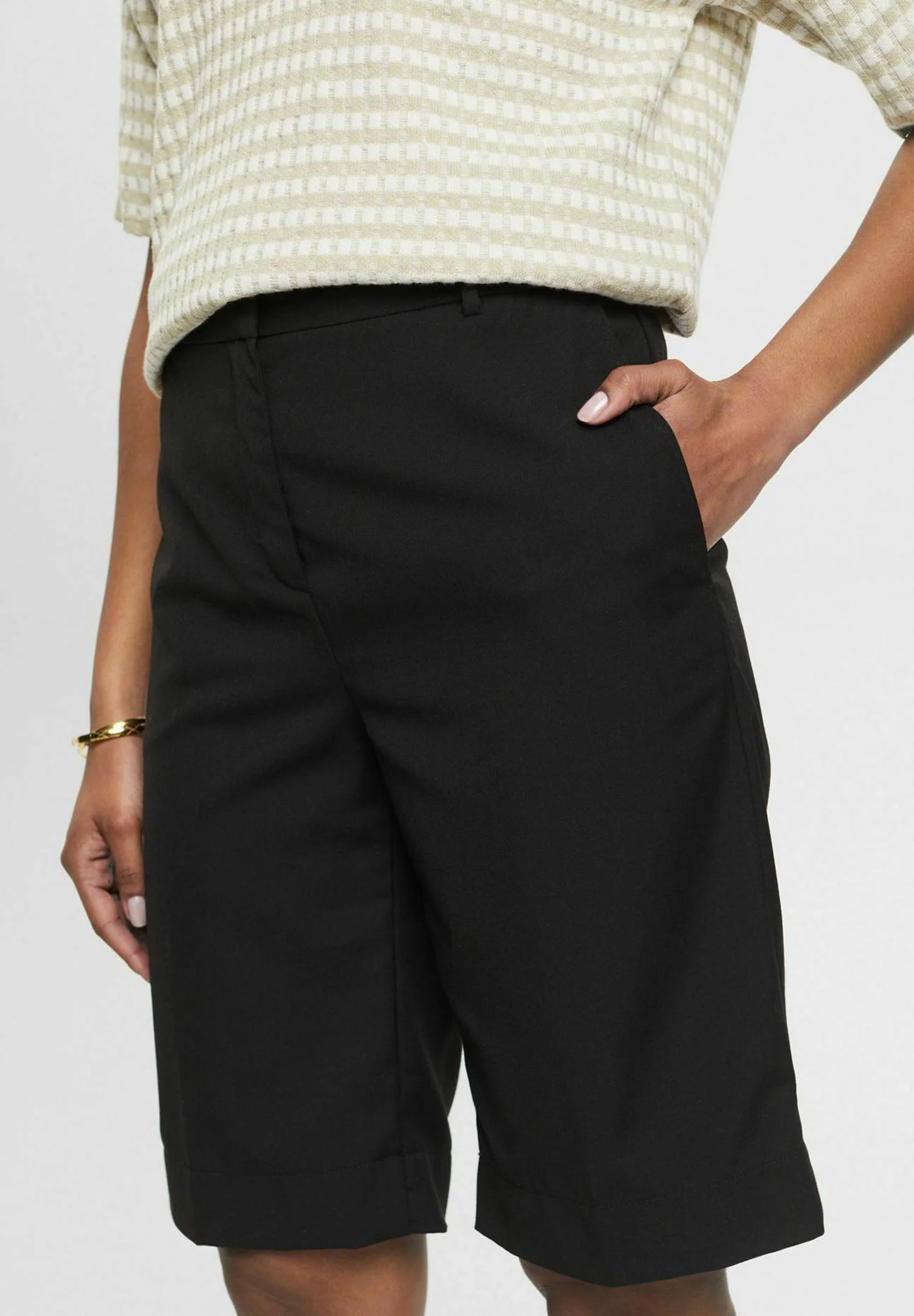 MIT HOHEM BUND - Shorts