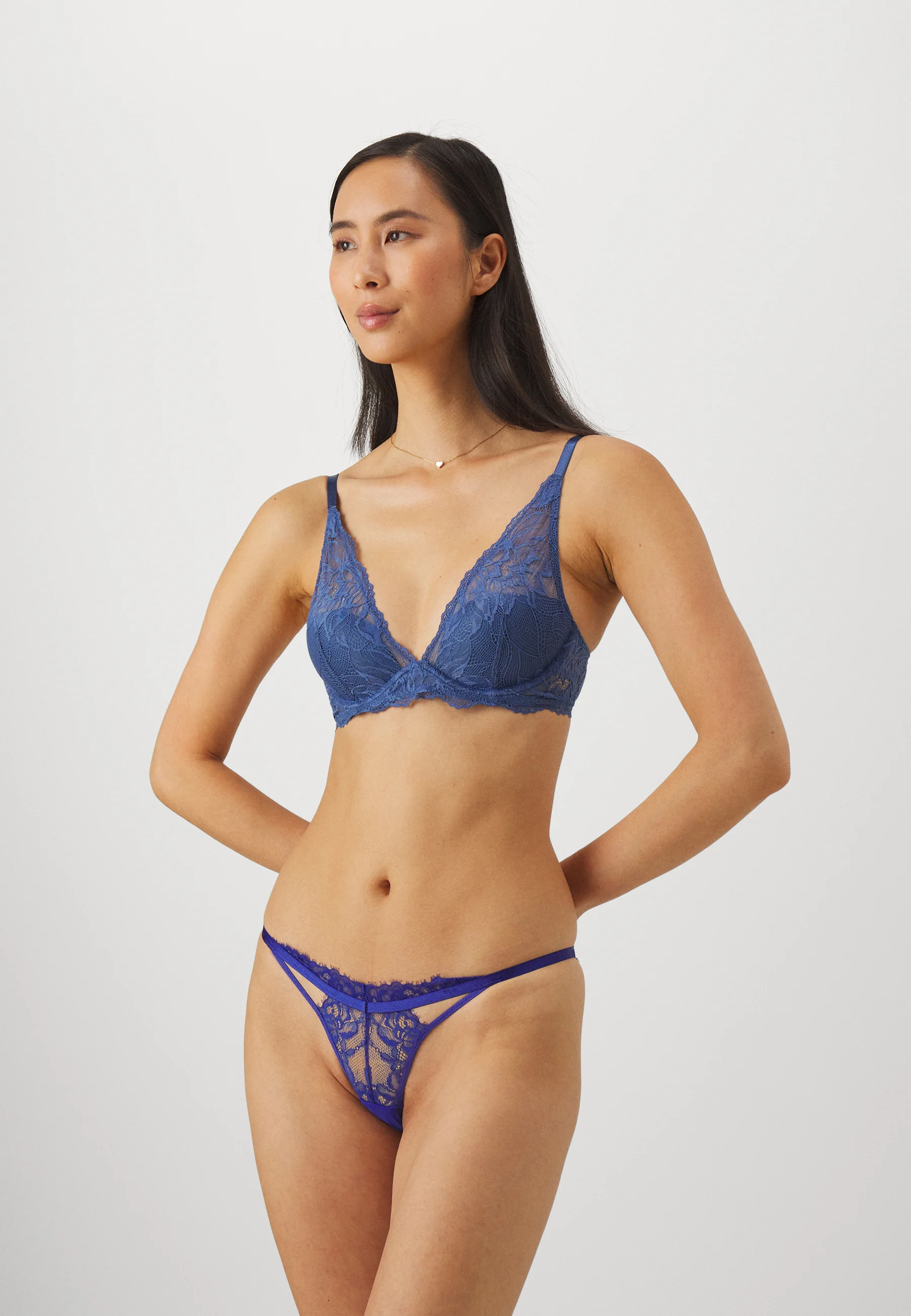 Underwear COMFORT LOTUS LINED PLUNGE - Reggiseno con ferretto