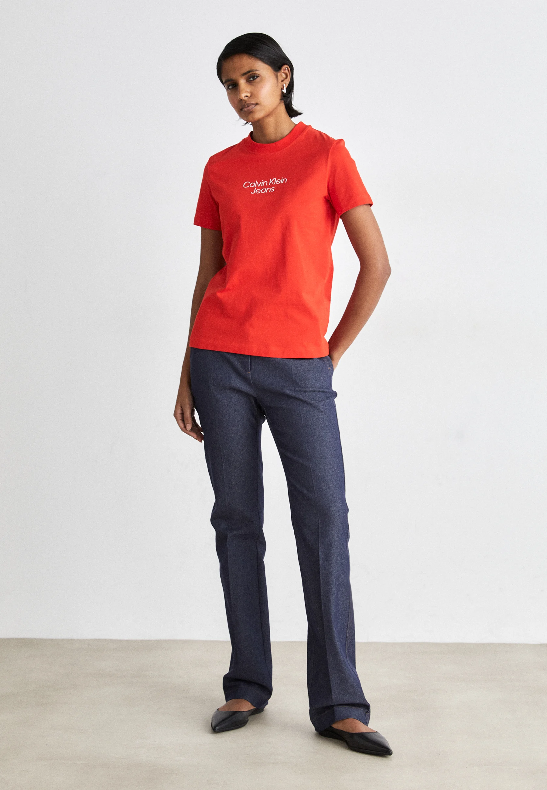 Jeans STACKED INSTITUTIONAL TEE - T-shirt con stampa
