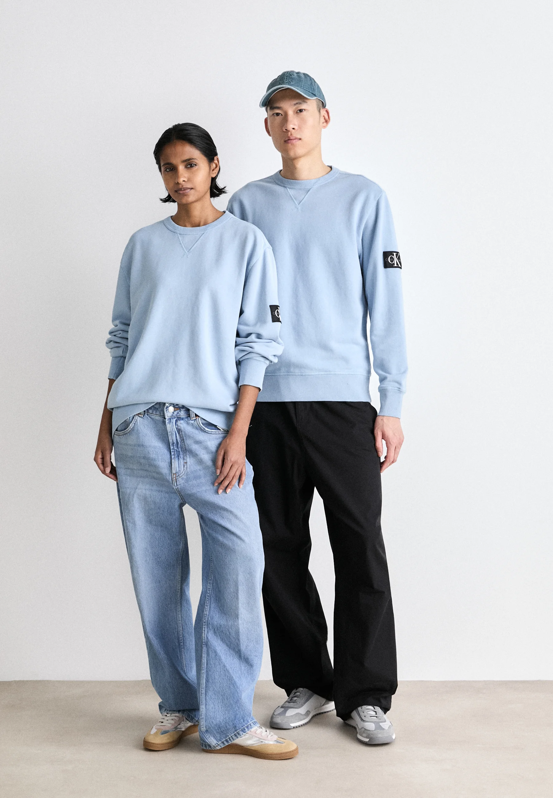Jeans WASHED BADGE CREW NECK UNISEX - Felpa