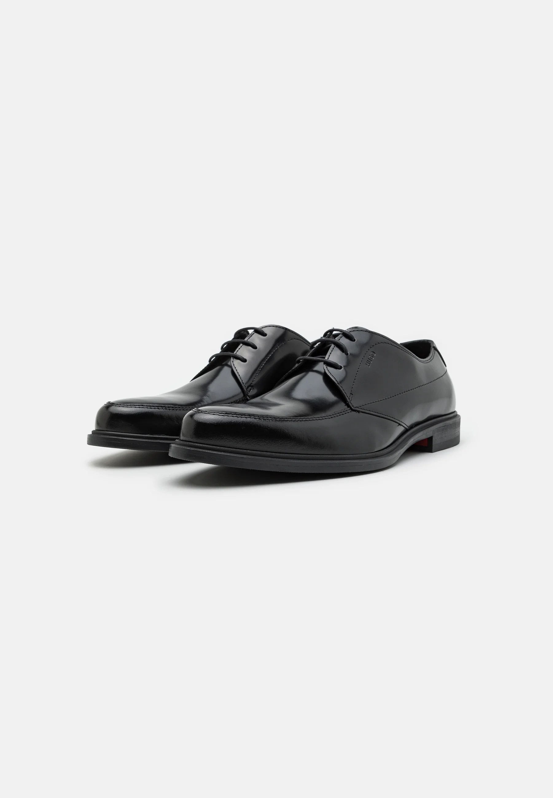 HUGO KERR DERB - Stringate eleganti