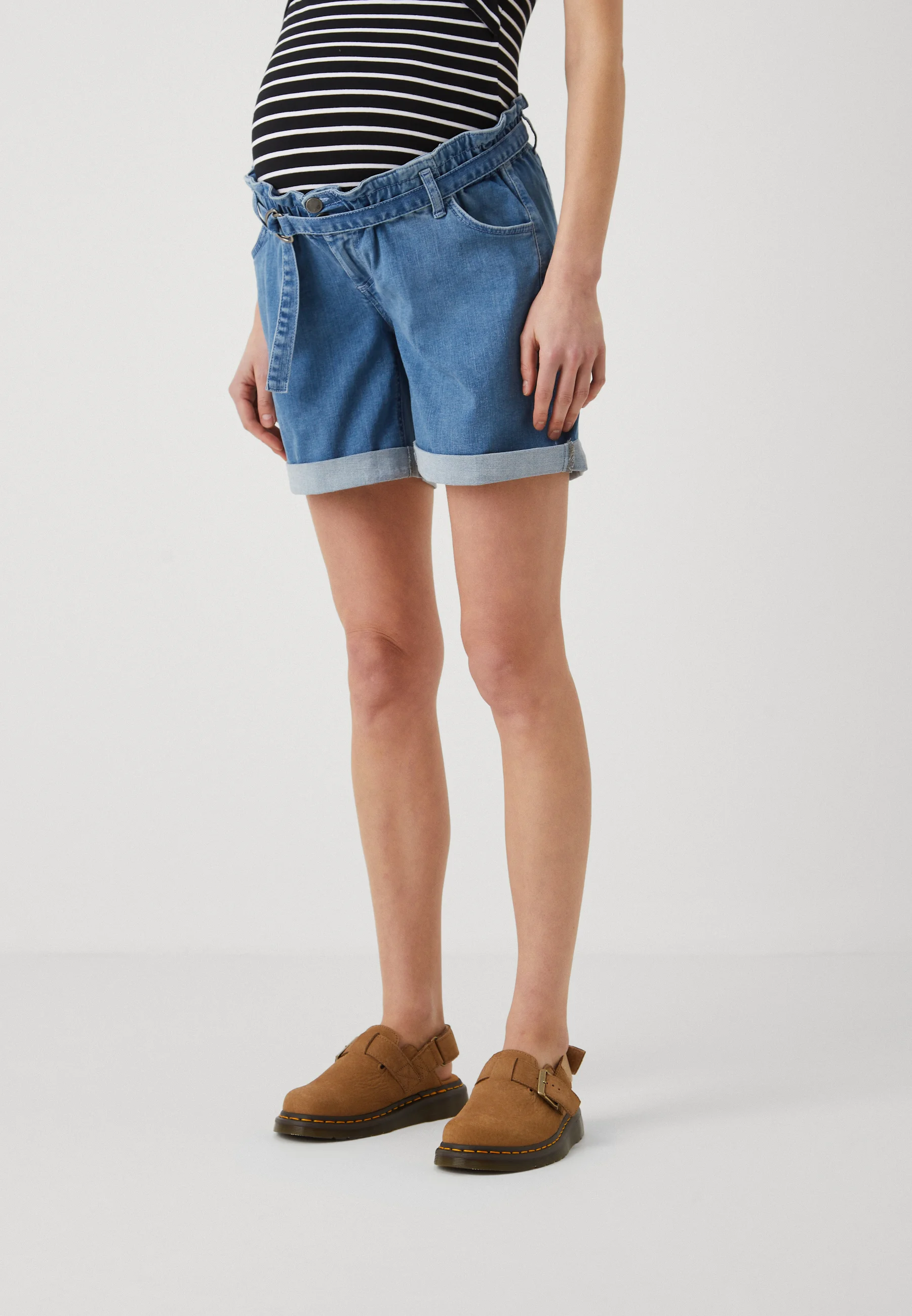 MAMALICIOUS MLNEWBARKA BELTED - Shorts di jeans