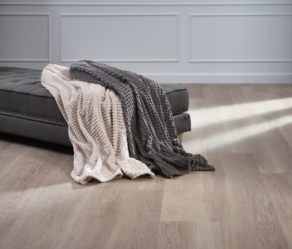 Fleece throw HAGTORN 140x200 beige