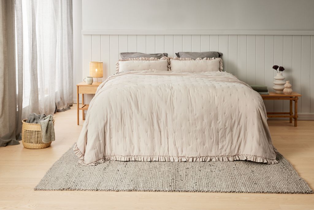 Bedspread DUNHAMMER 220x240 beige