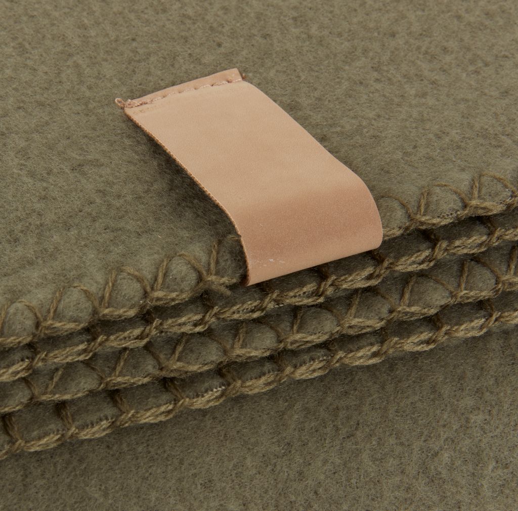 Fleece throw DAGLILJE 130x170 green