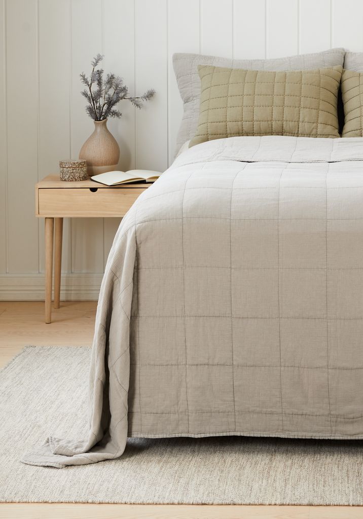 Bedspread VALMUE 240x260 beige