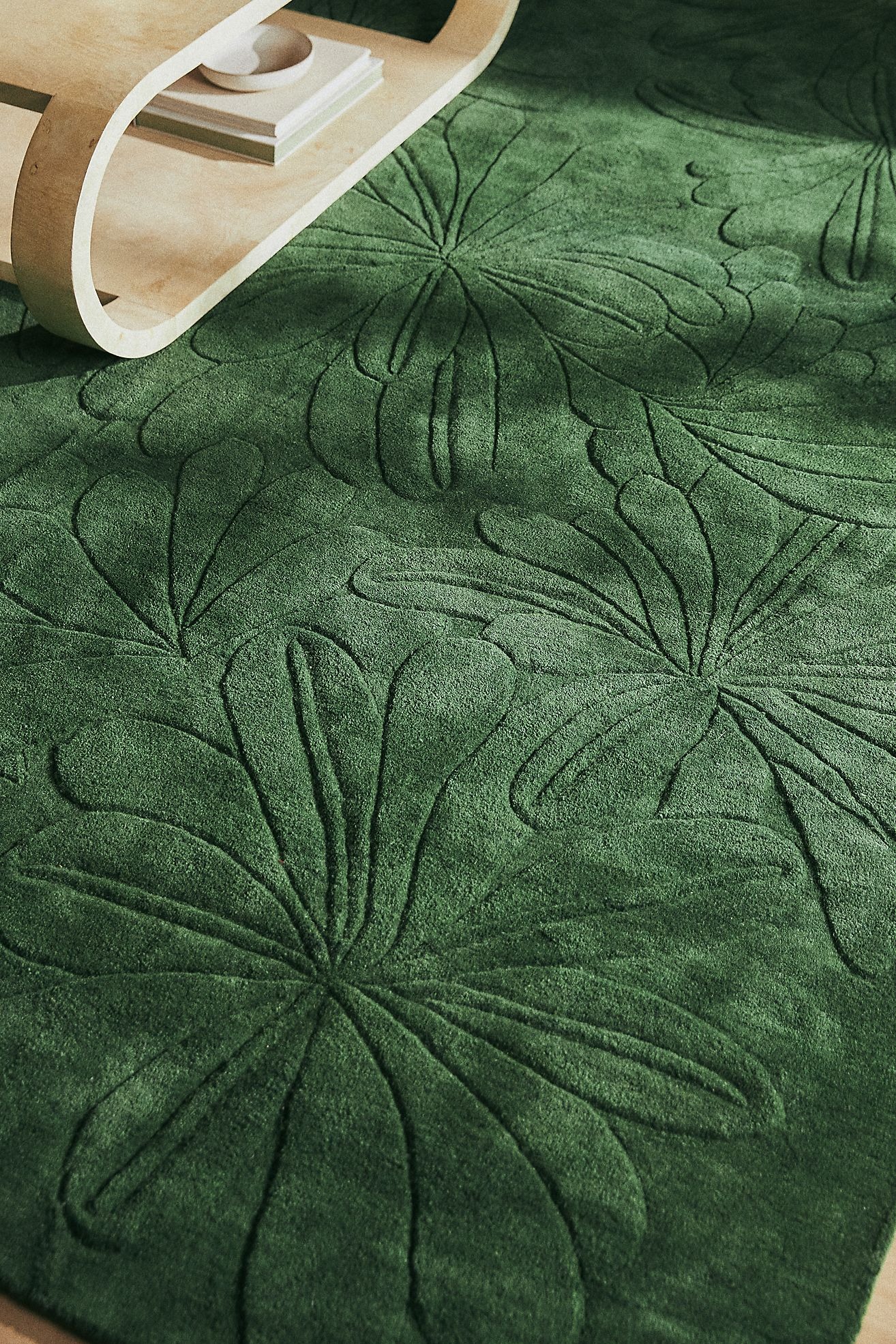 Hand-Tufted Sculpted Daisy Rug