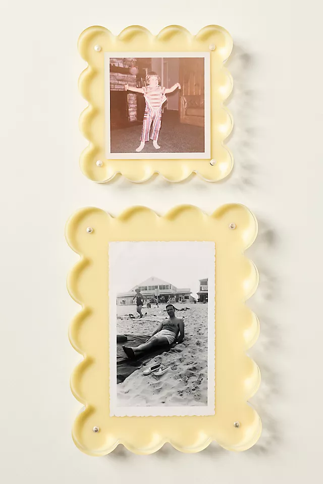 Acrylic Scalloped Picture Frame