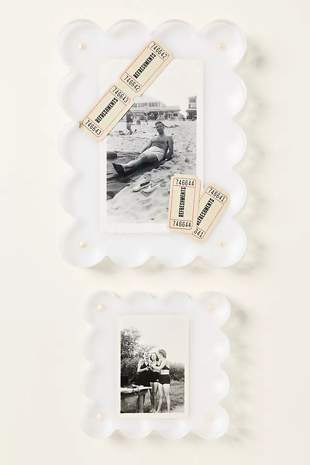 Acrylic Scalloped Picture Frame