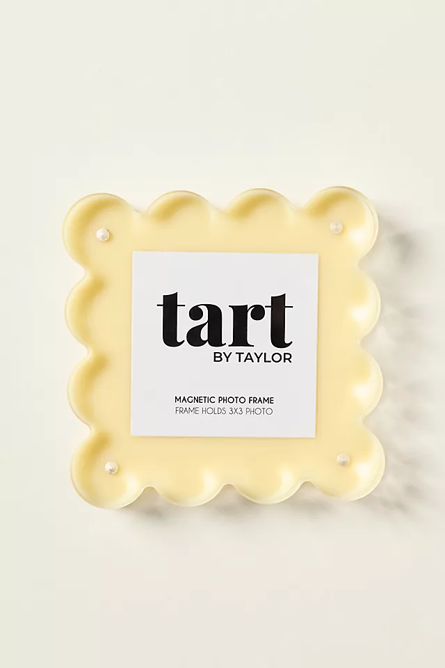 Acrylic Scalloped Picture Frame