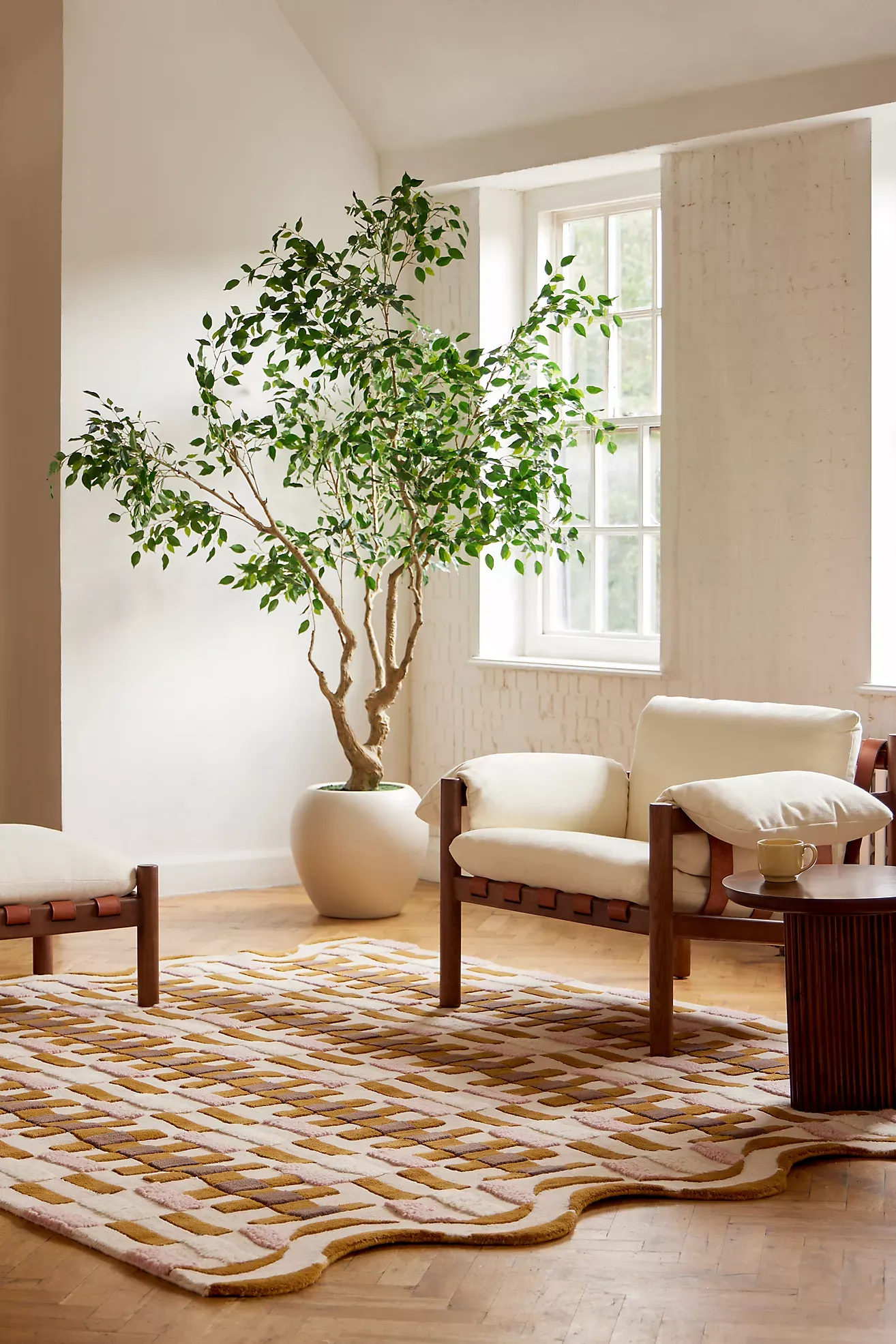 Tufted Wool Geometric Scalloped Rug