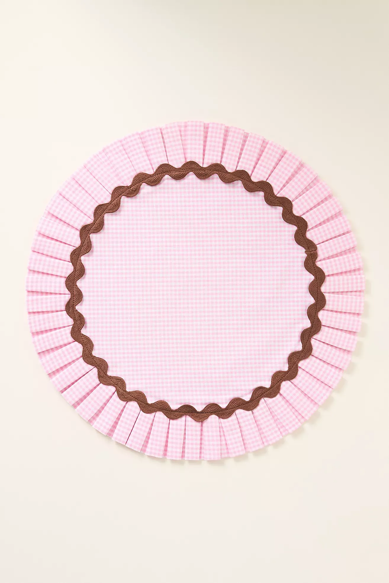 Ruby Rickrack Pleated Round Placemat
