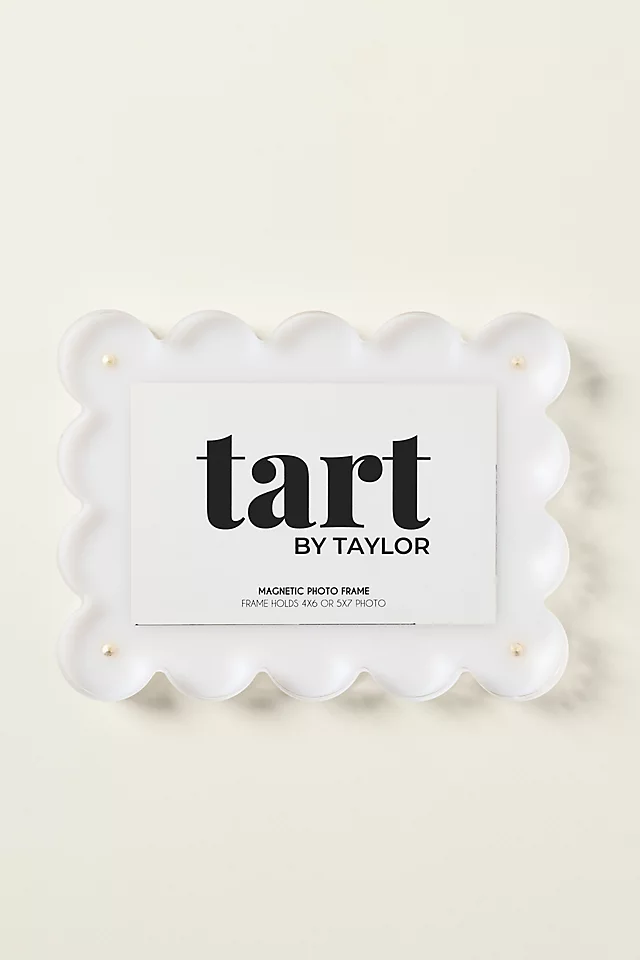 Acrylic Scalloped Picture Frame