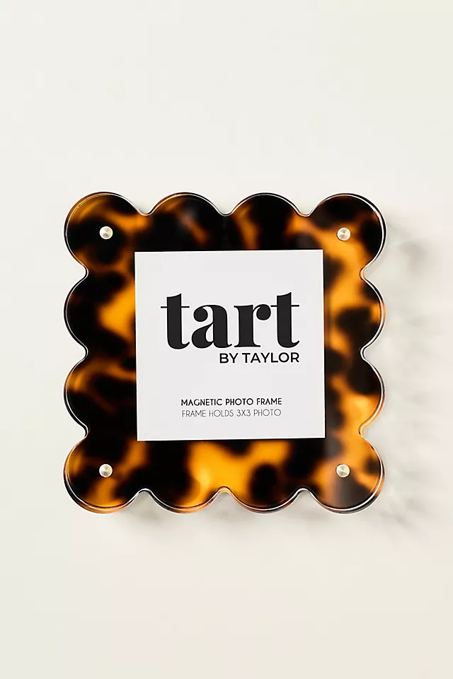 Acrylic Scalloped Picture Frame