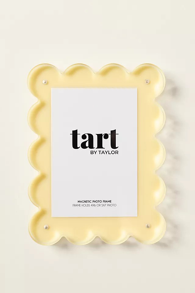 Acrylic Scalloped Picture Frame