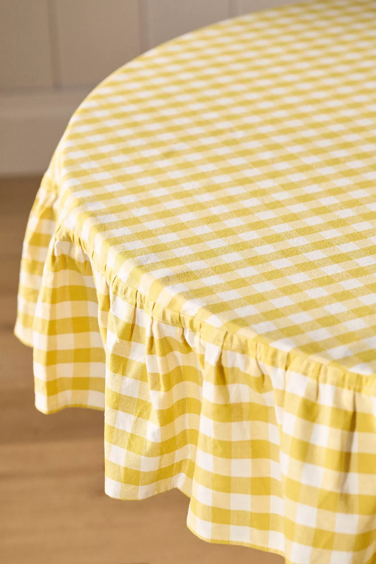 Galley & Fen Ruffled Gingham Tablecloth