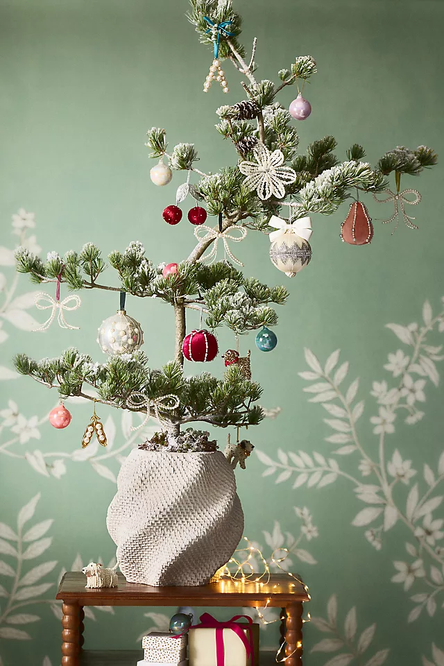 Lennon Twist Textured Cement Pot