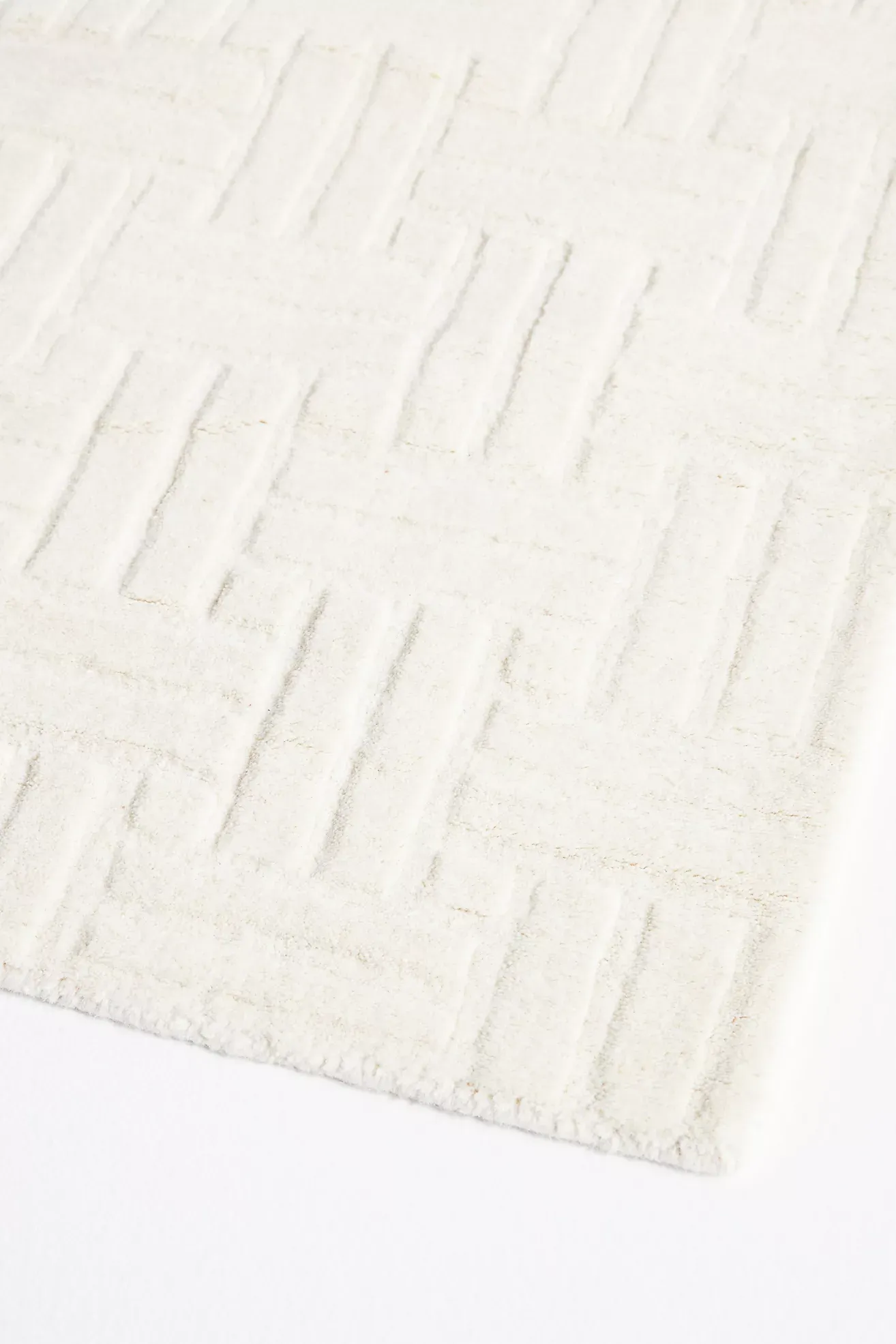 Hand-Tufted Wool Contour Rug