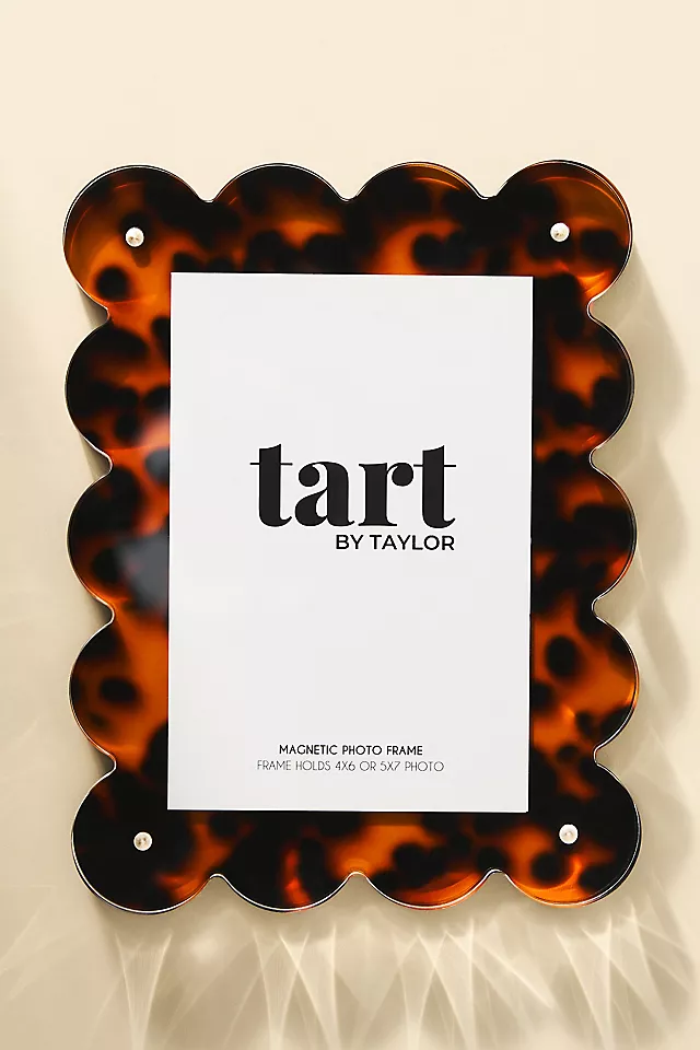 Acrylic Scalloped Picture Frame