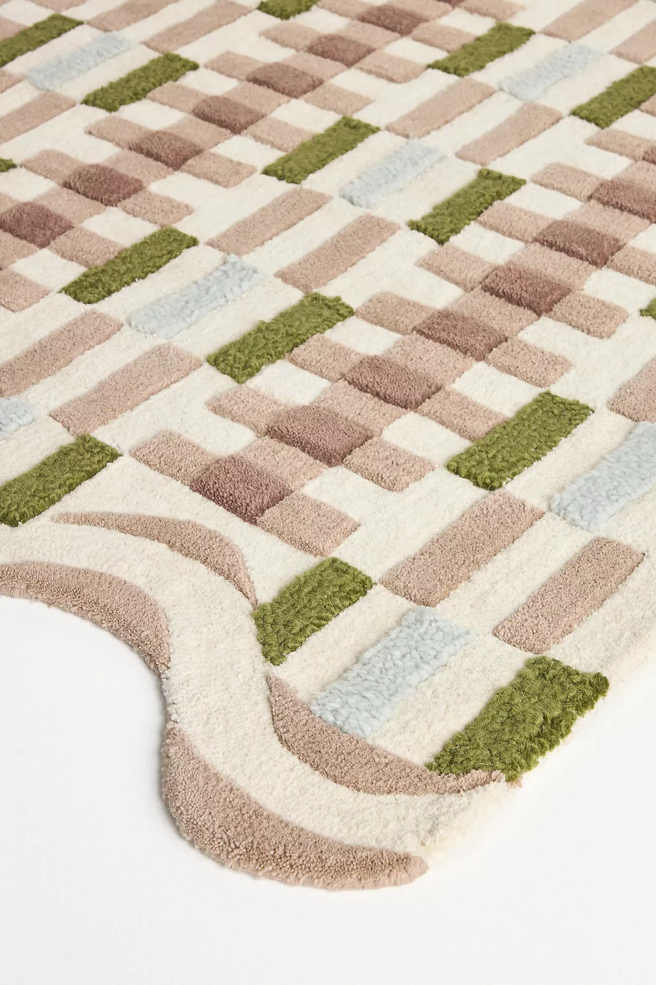 Tufted Wool Geometric Scalloped Rug