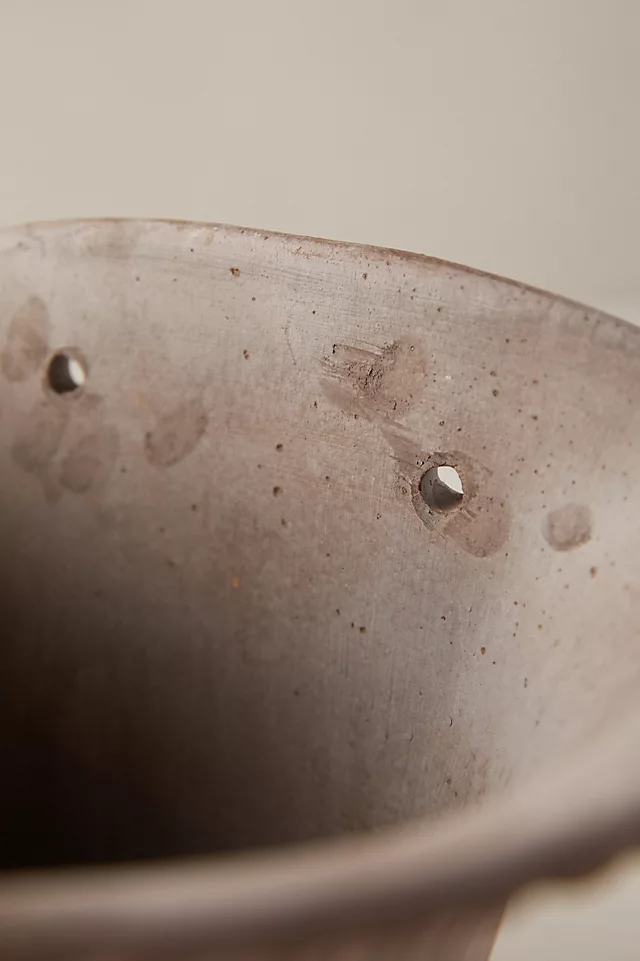 Bergs Daisy Hanging Wall Terracotta Pot