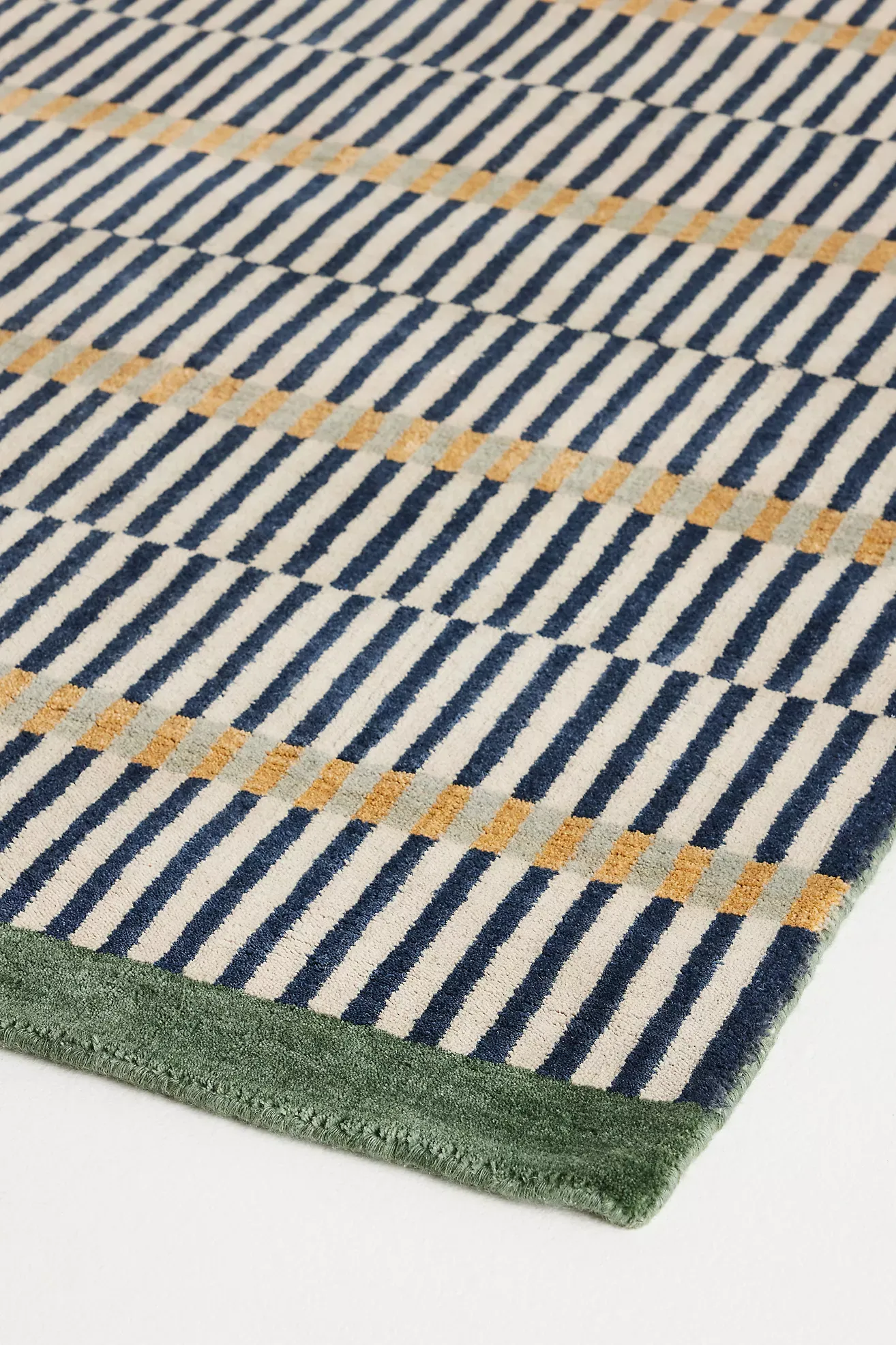 Hand-Loomed Wool & Jute Blend Geometric Striped Rug