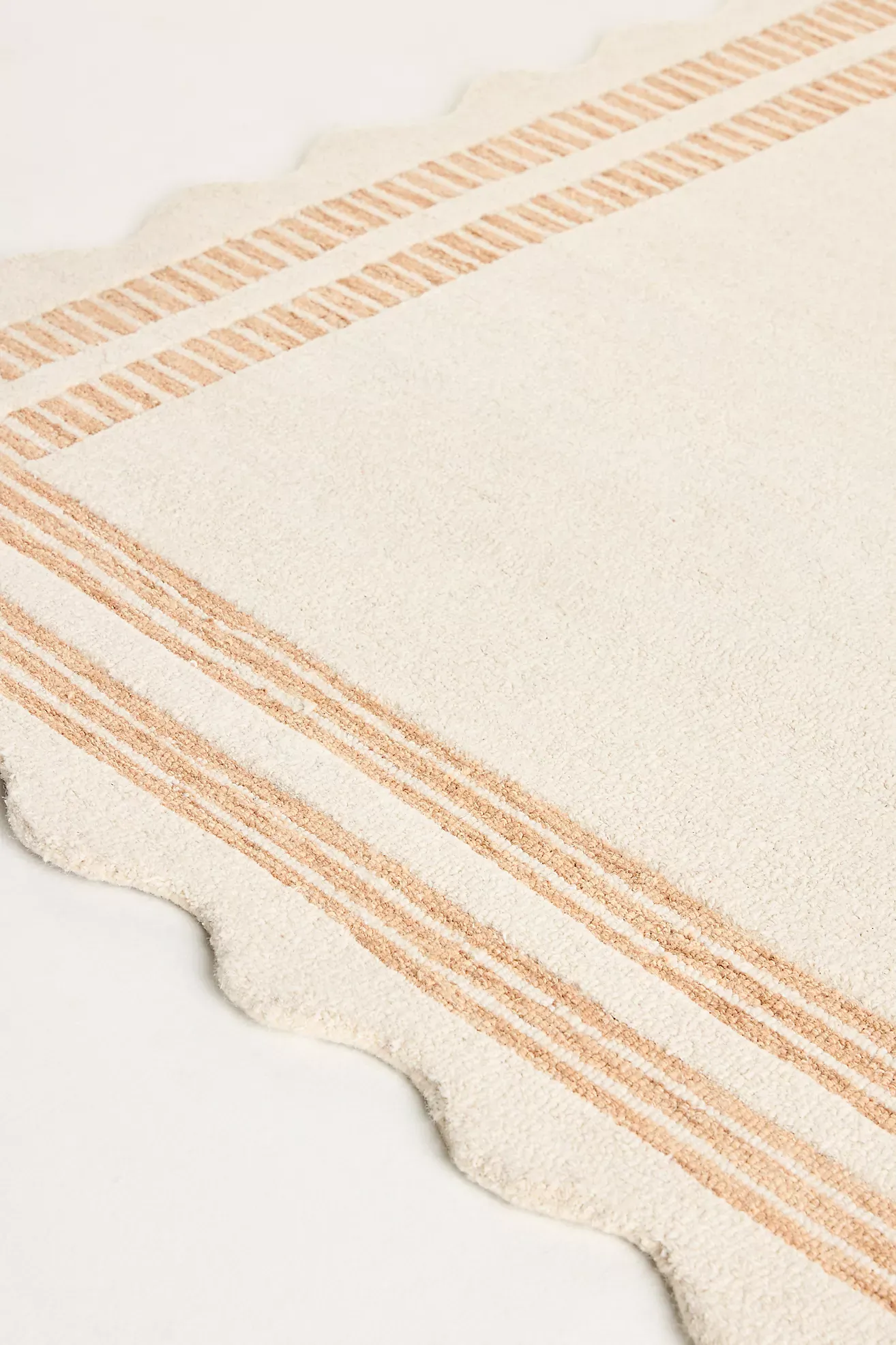 Hand-Tufted Scalloped Scottie Rug