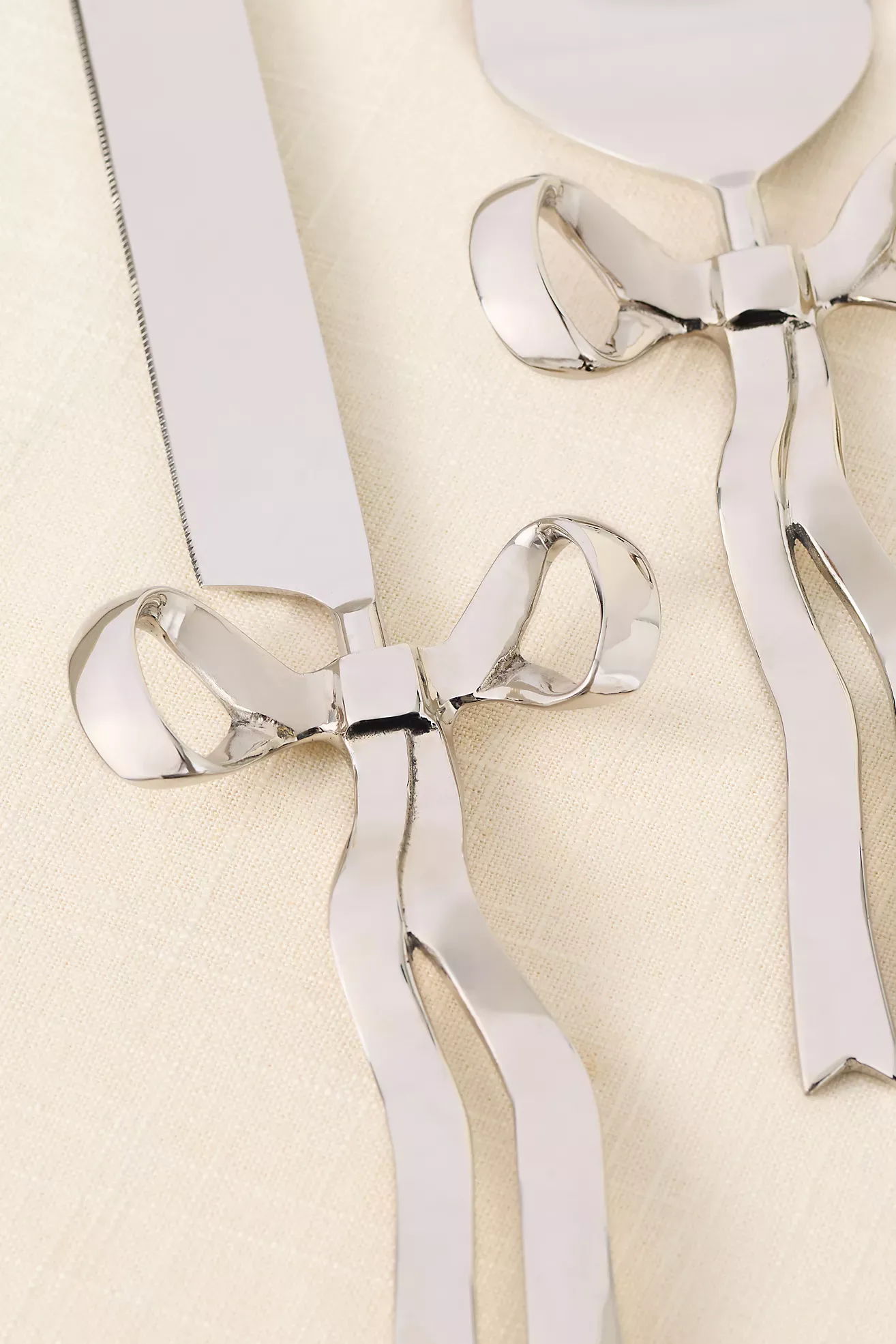 Benedita Stainless Steel Bow Cake Serve Set