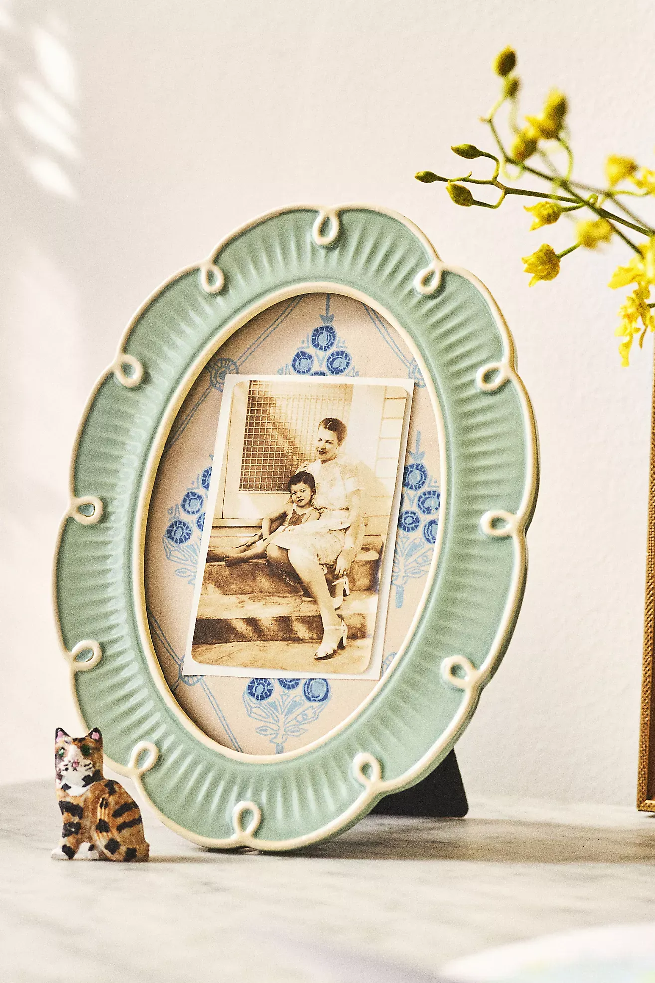Twirl Ceramic Picture Frame