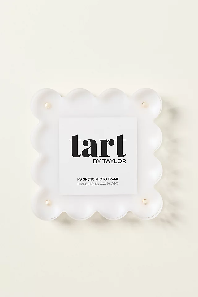 Acrylic Scalloped Picture Frame