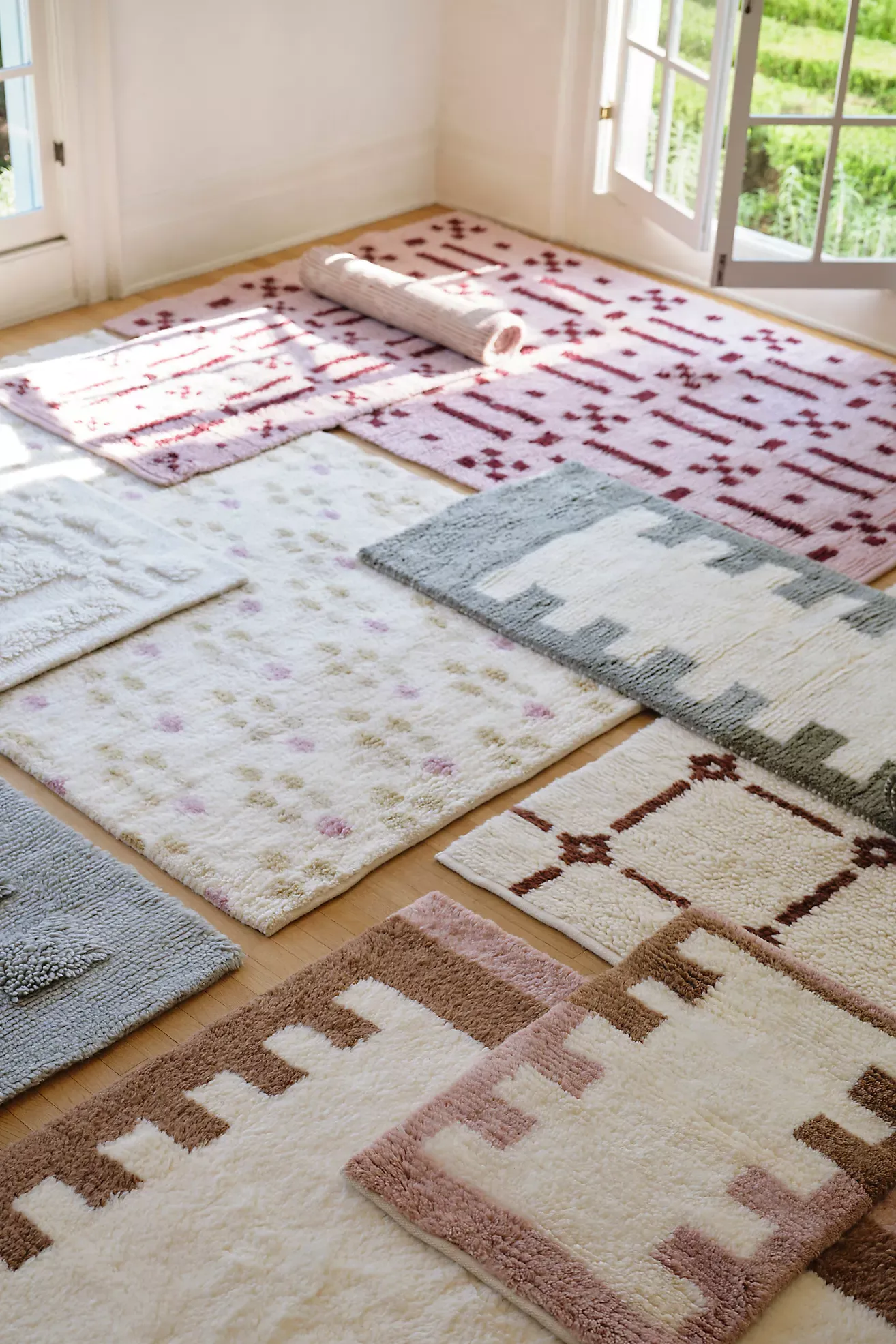 Dottie Tufted Wool Shag Dotted Rug