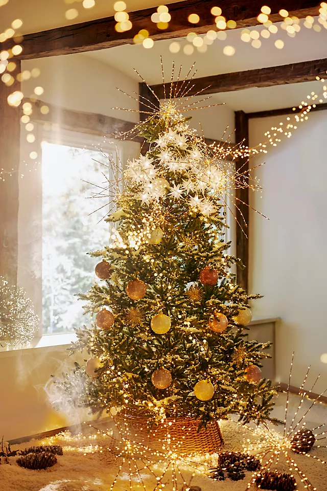 Scalloped Rattan Basket Tree Skirt