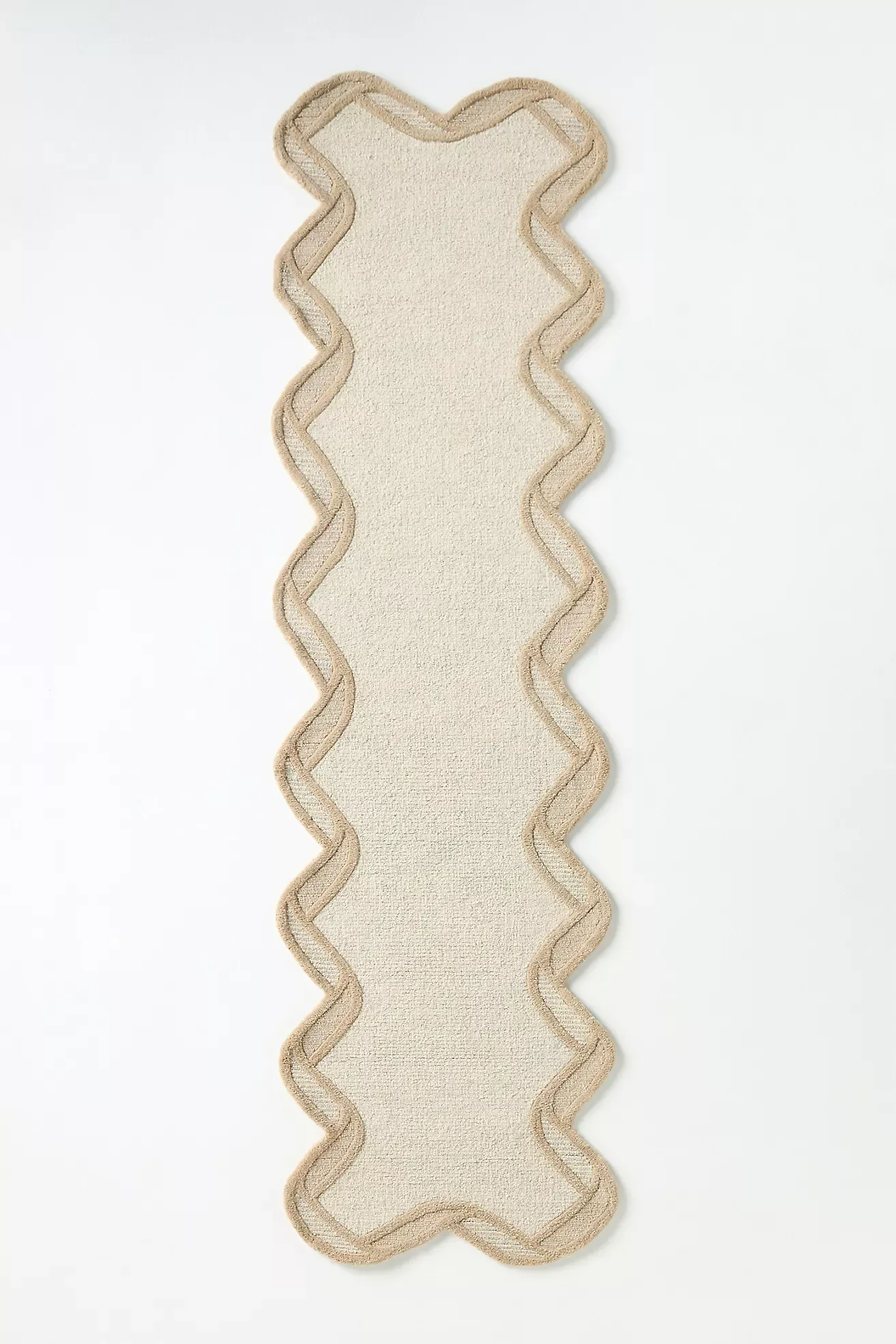 Tufted Wool Scalloped Border Rug