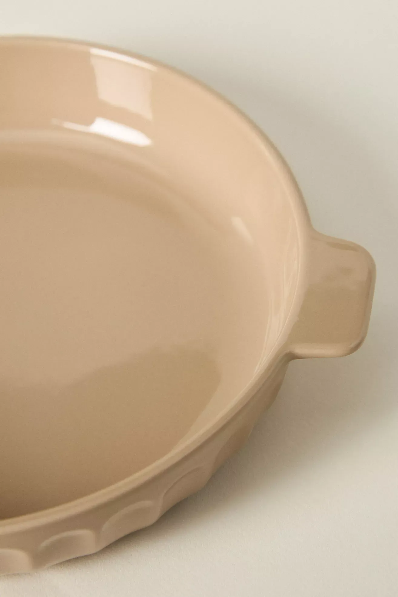 The Latte Stoneware Pie Dish: Amelie Edition