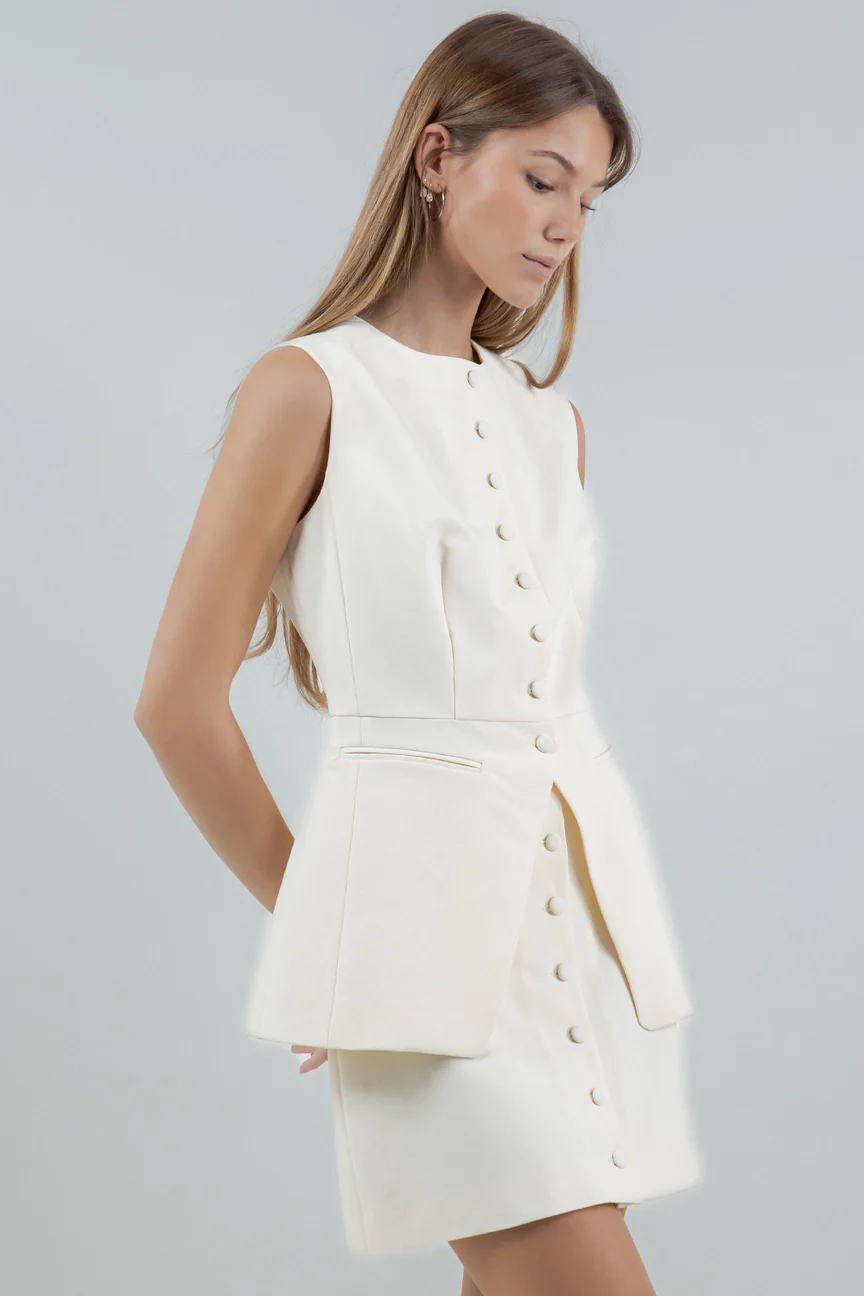 Vivi Sleveless Button Down Top