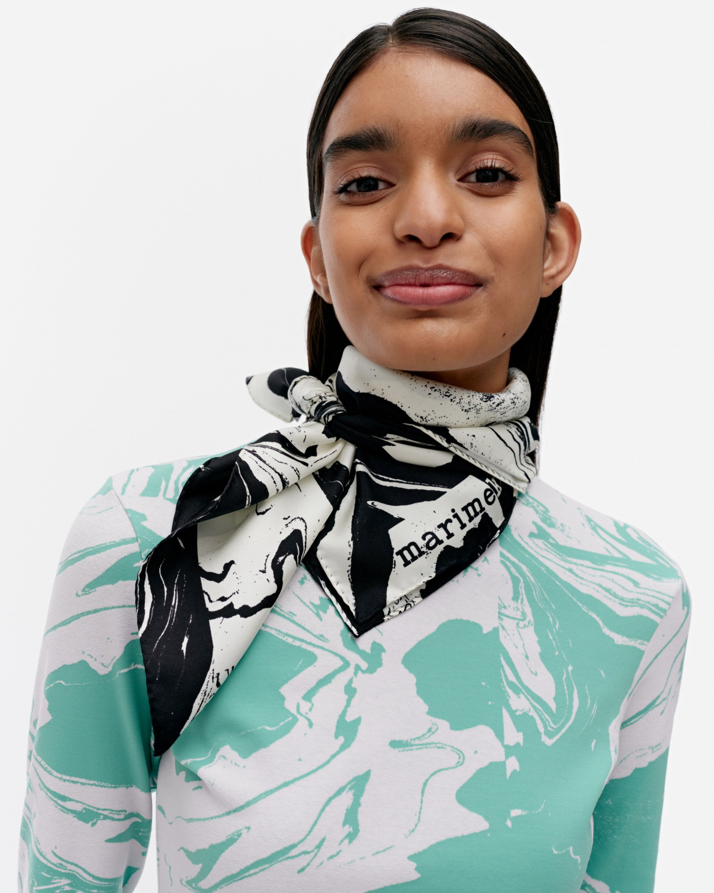 Lauhtua Marras Silk scarf