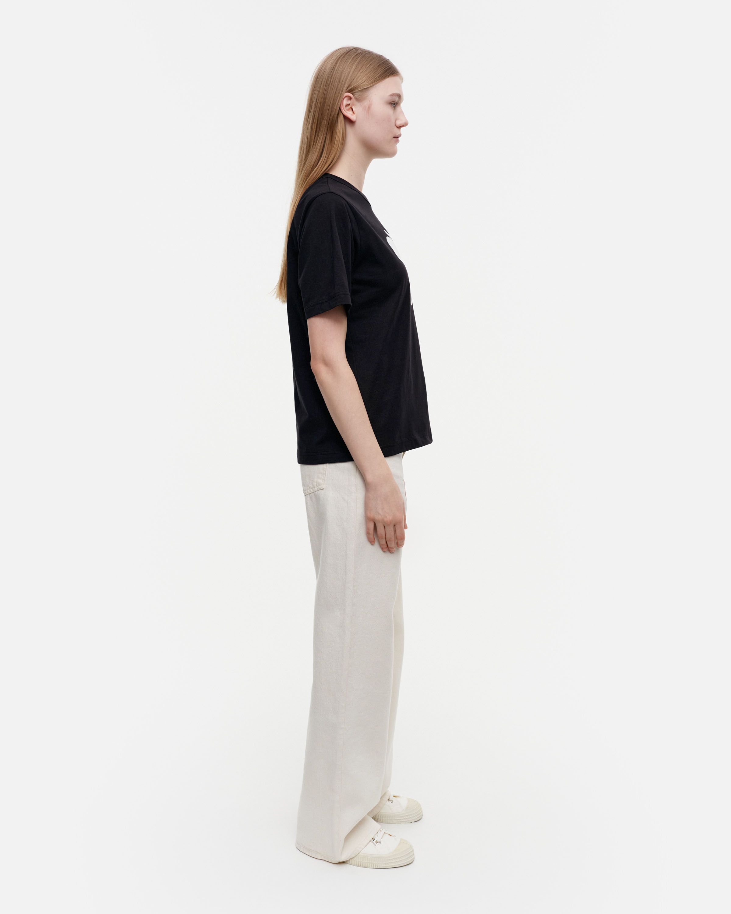 Erna Unikko Placement Kioski t-shirt