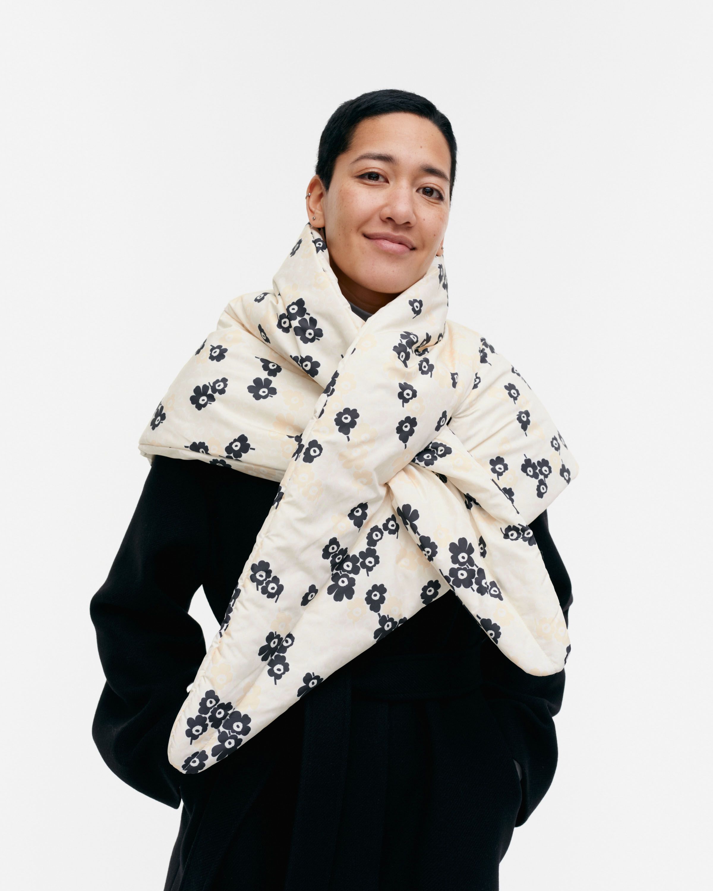 Pillow Triangle Scarf Unikko