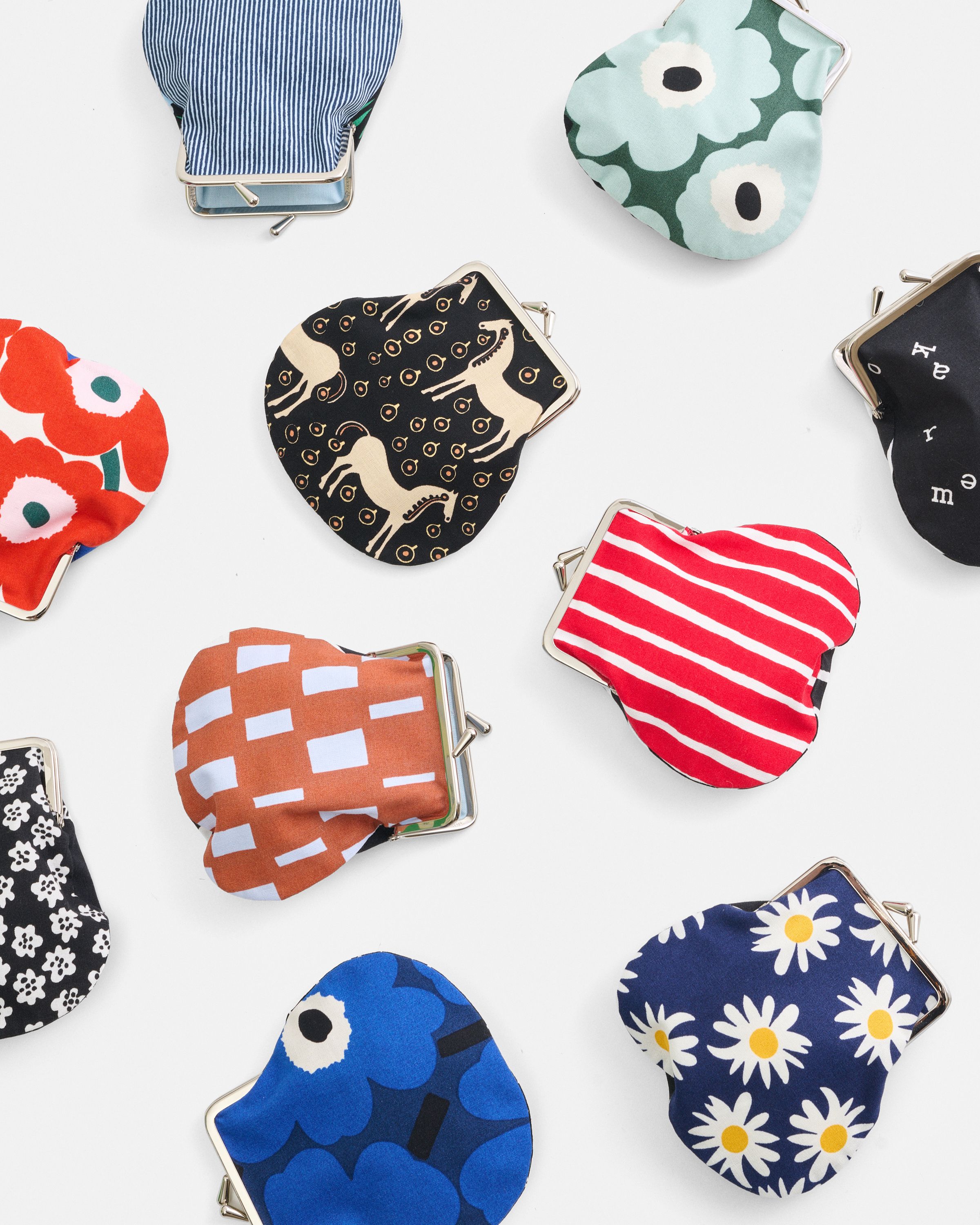 Random assortment Pieni Kukkaro purse