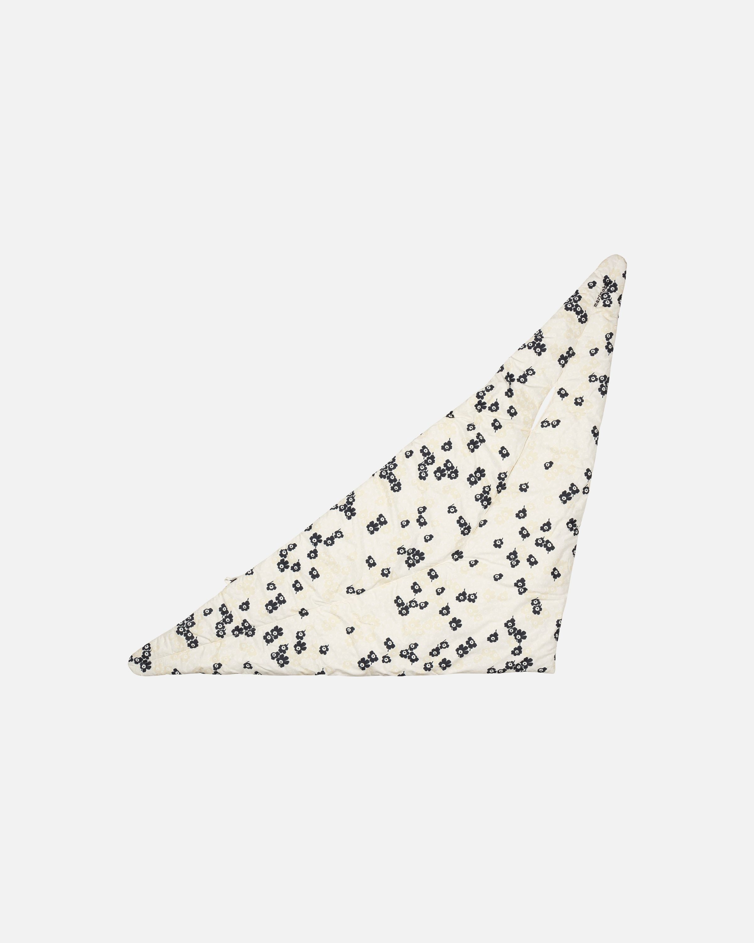 Pillow Triangle Scarf Unikko