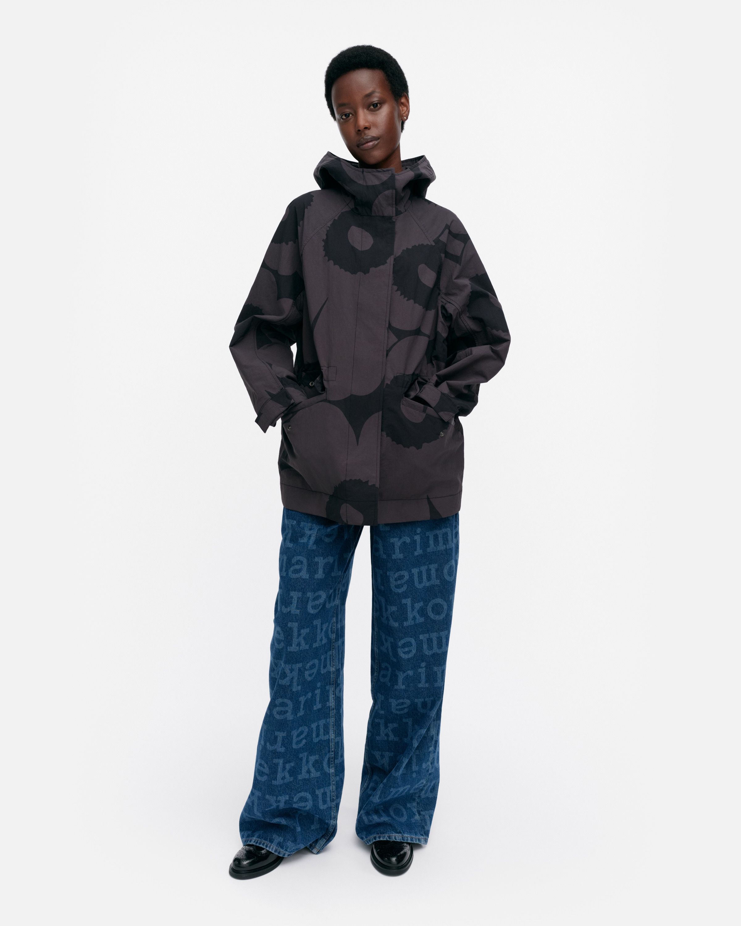 Musteet Unikko