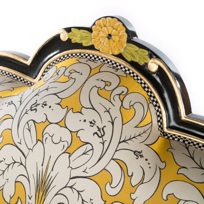 Queen Bee Loveseat