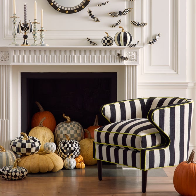 Courtly Stripe Glossy Small Pumpkin