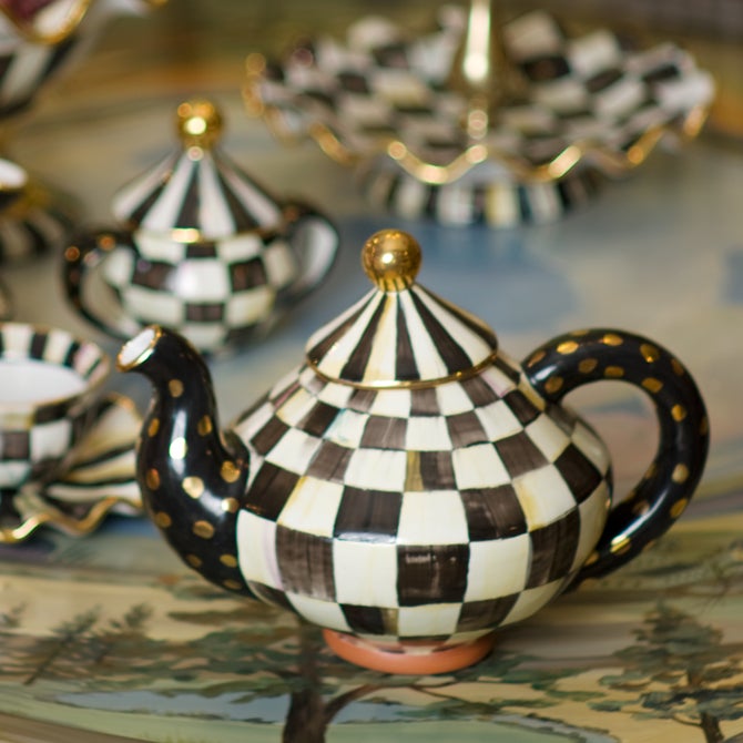 Courtly Check Ceramic Teapot