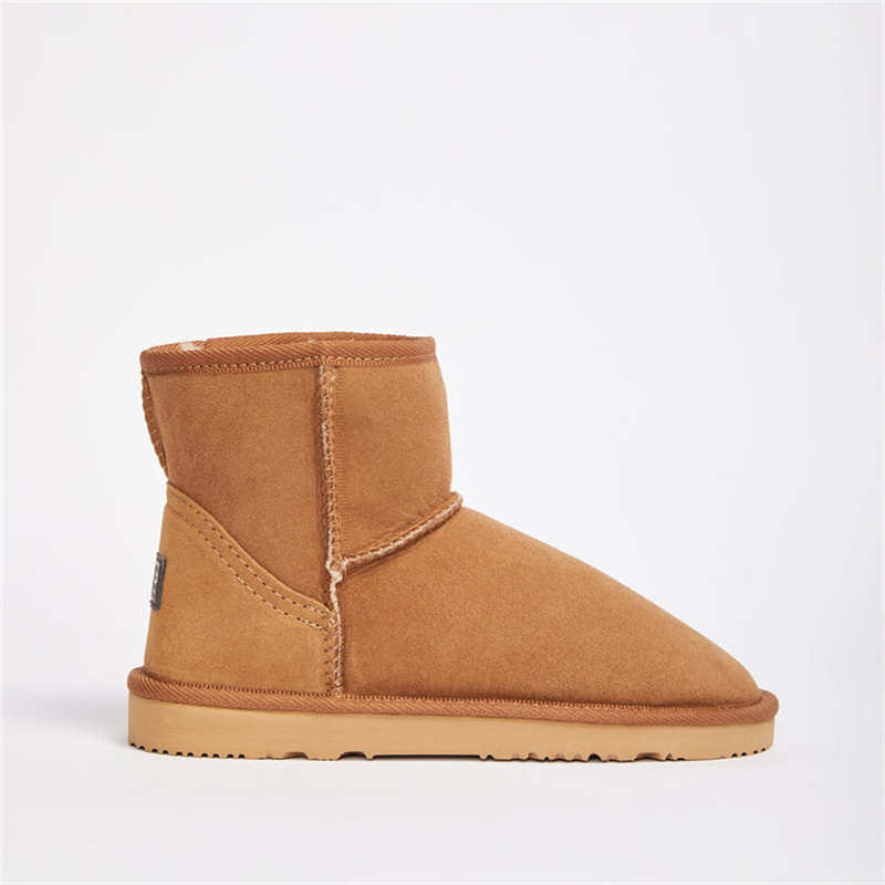 UGG® Women's Classic Mini Natural