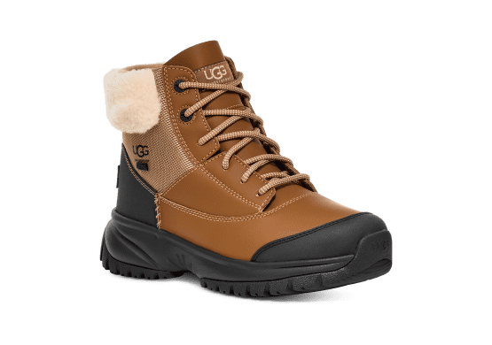 UGG® Yose Fluff V2