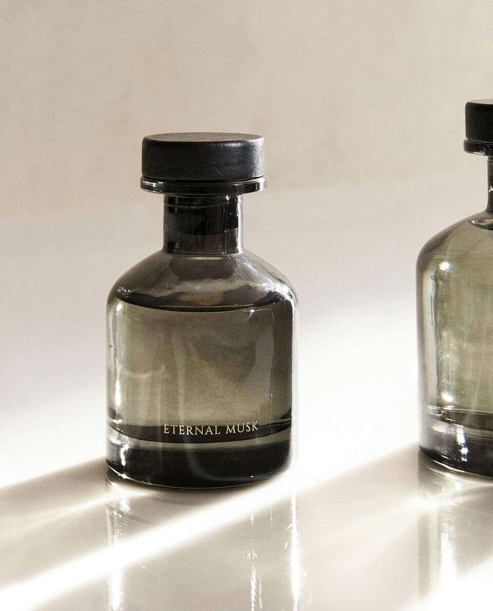 REED DIFFUSERS & ESSENTIAL OILS